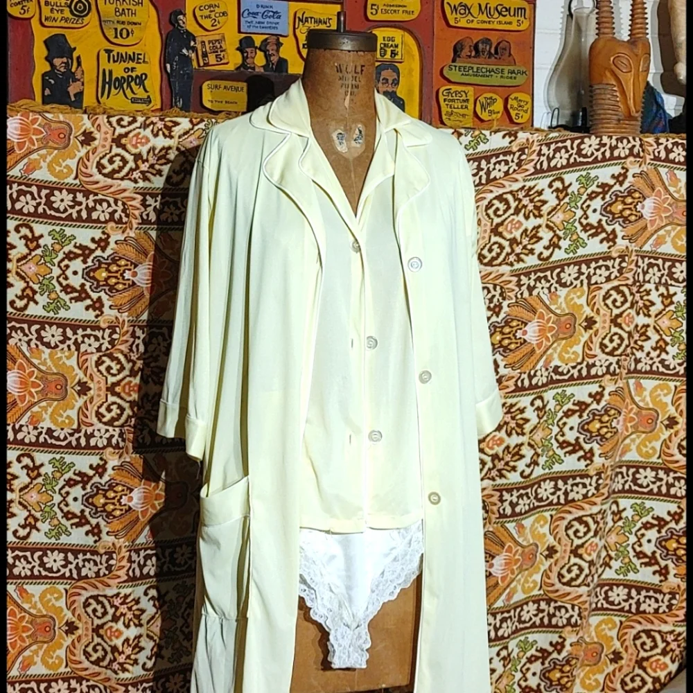 VTG Gaymode Penneys pj top and robe.  Funny Name